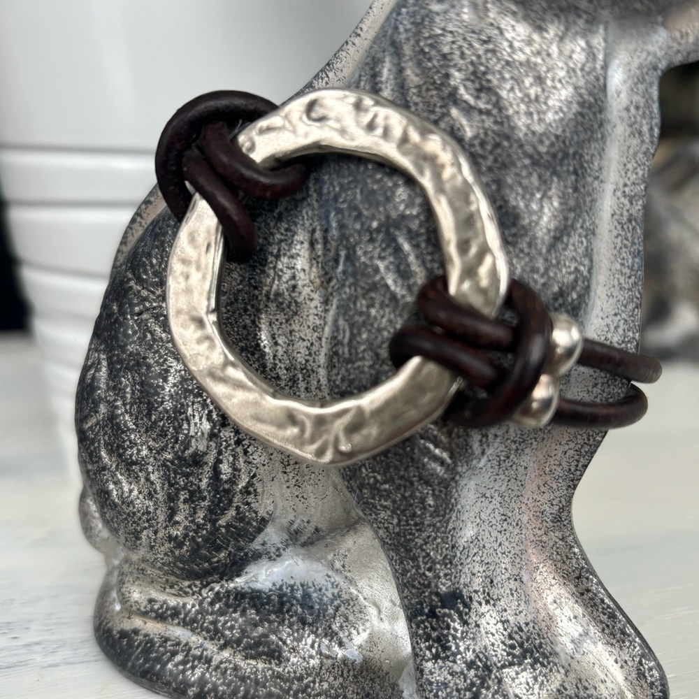 Unisex Leather Bracelet with Hammered Circle